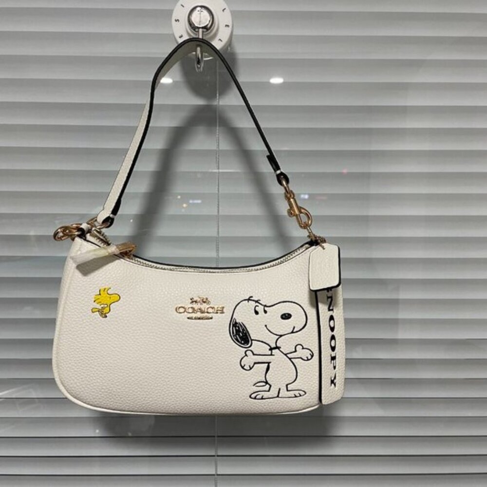 Coach Teri Shoulder Bag In Signature Canvas With Snoopy